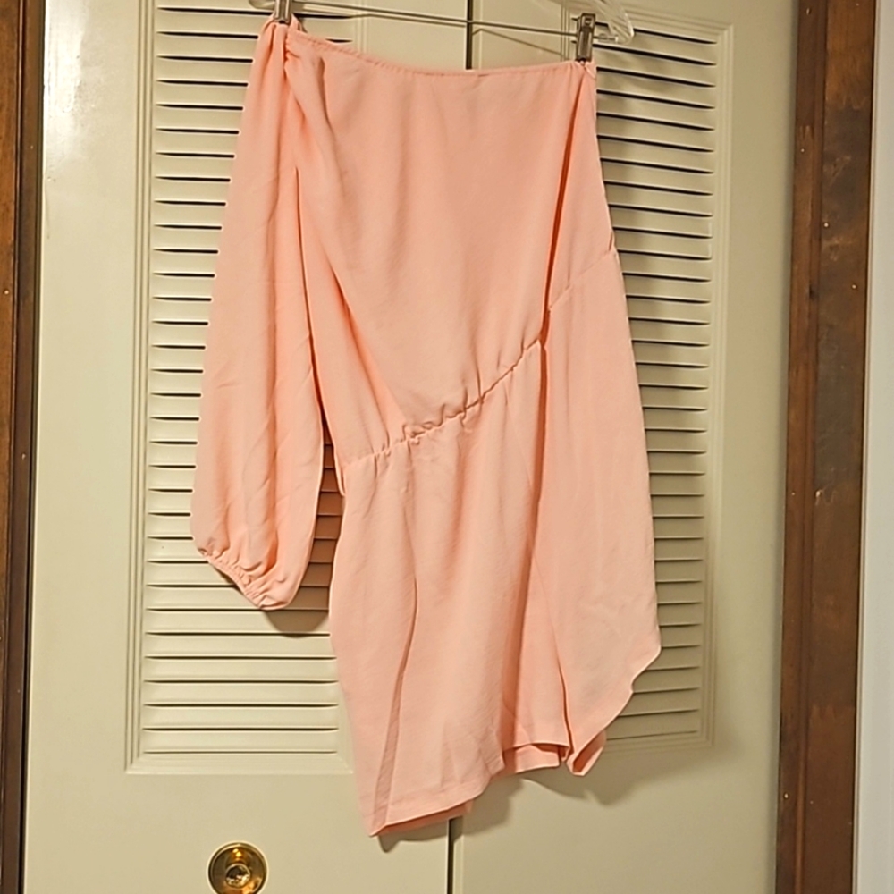 1 shoulder romper